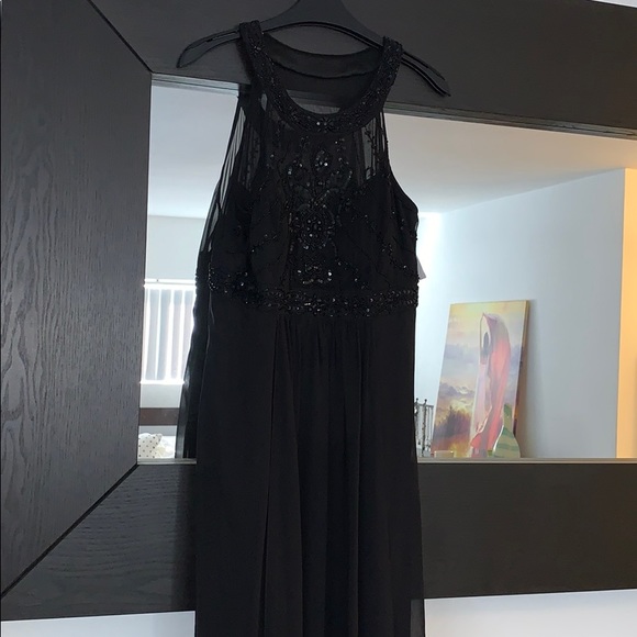 Elegant black gown - Picture 7 of 7